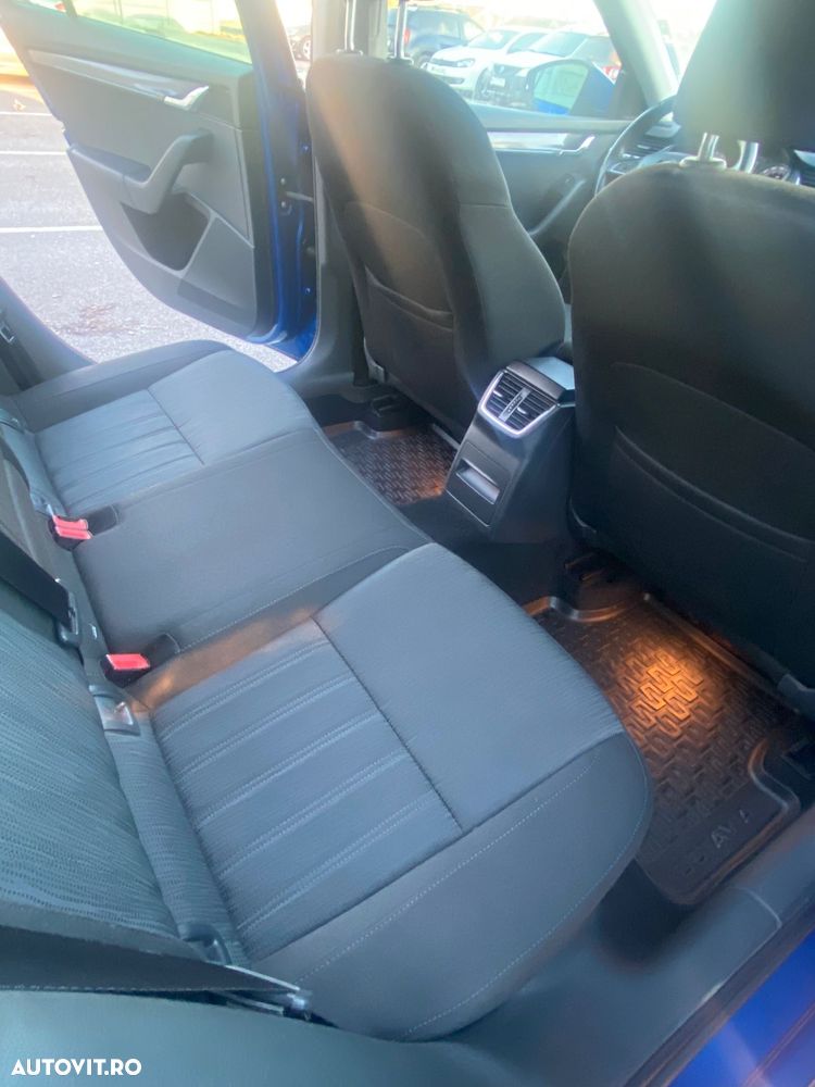 Skoda Octavia Combi 2.0 TDI DSG Style - 12