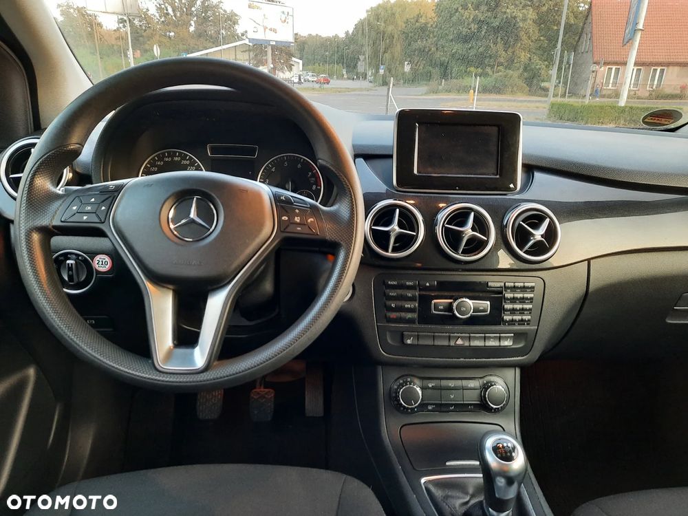 Mercedes-Benz Klasa B 180 (BlueEFFICIENCY) - 6