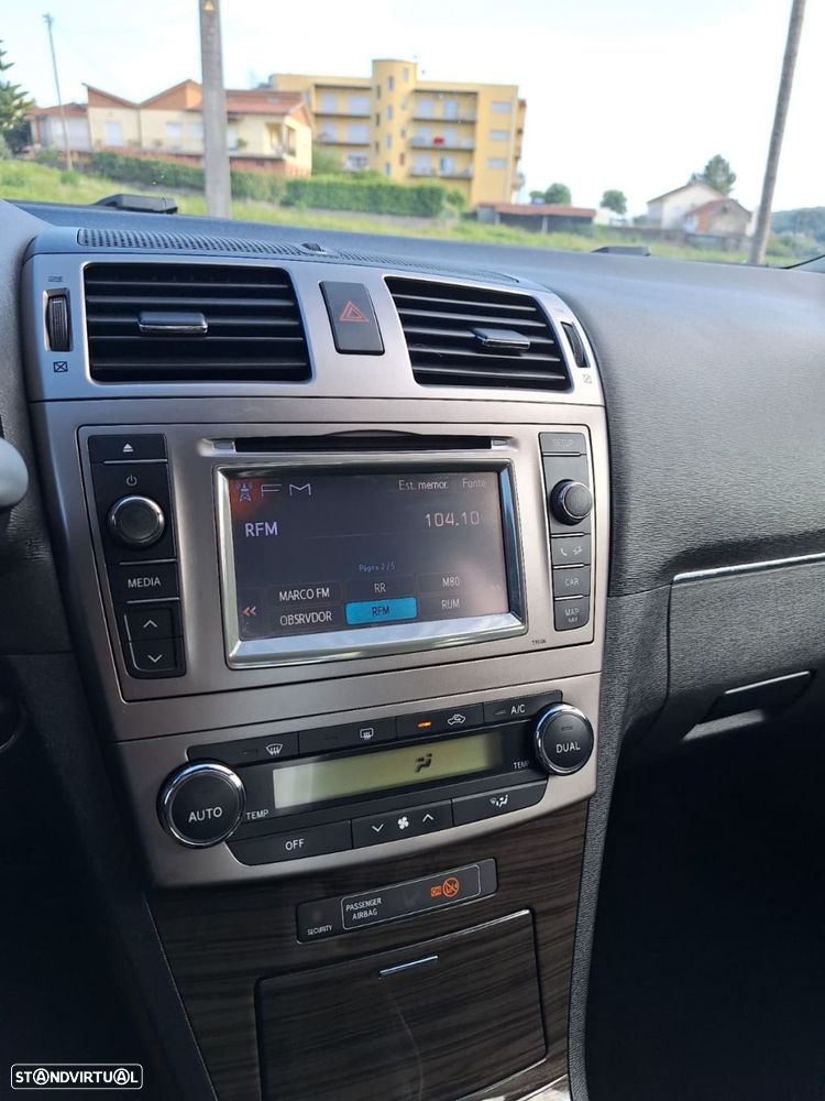 Toyota Avensis - 12