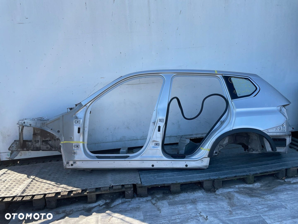 Blotnik cwiartka szyba listwa lewy tyl 354/7 TITANSILBER BMW X3 F25 110umFe