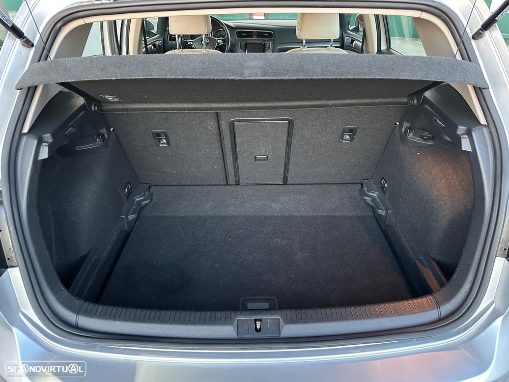 VW Golf 1.6 TDi Highline DSG - 39