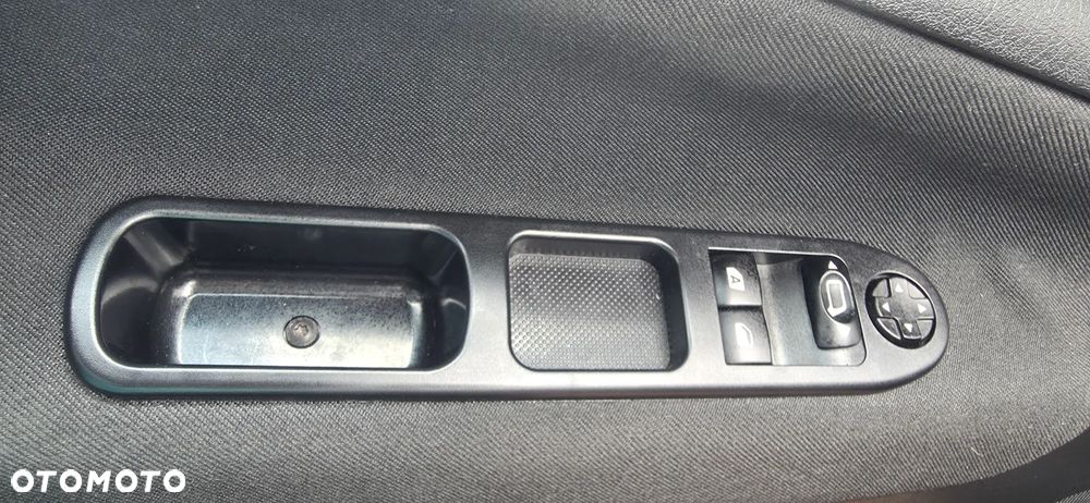 Peugeot 207 75 Urban Move - 24
