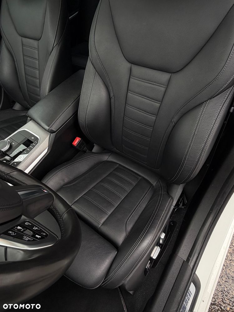BMW Seria 3 330e M Sport sport - 15