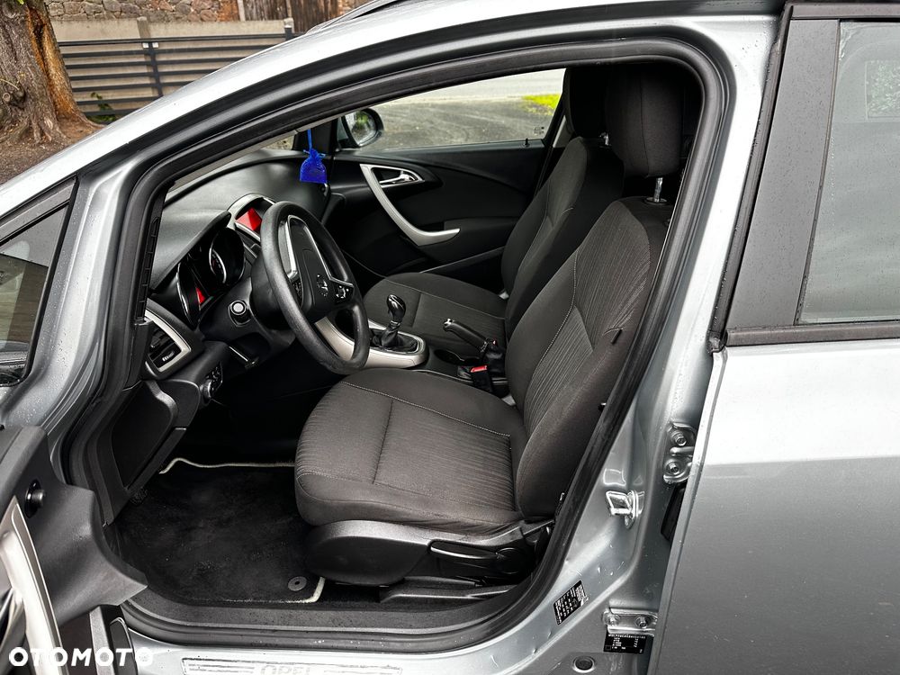 Opel Astra 1.4 150 Jahre - 13