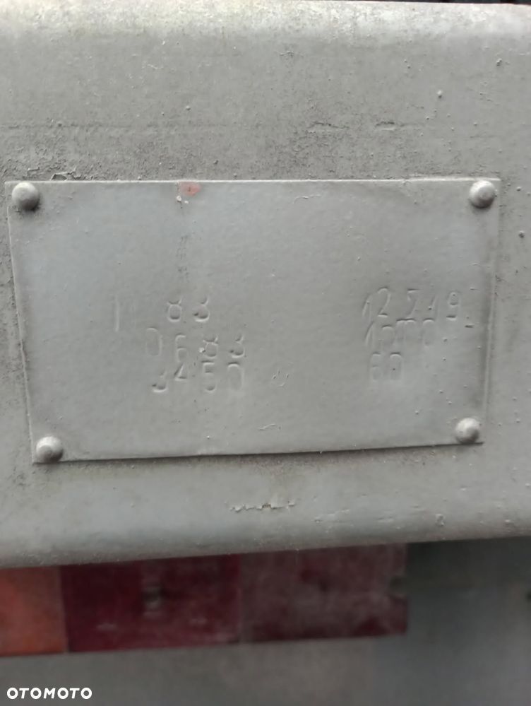 Zremb cysterna wojskowa 10  000 tys l - 7