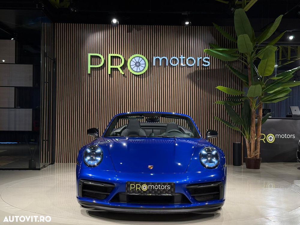 Porsche 911 Carrera 4 GTS PDK - 3