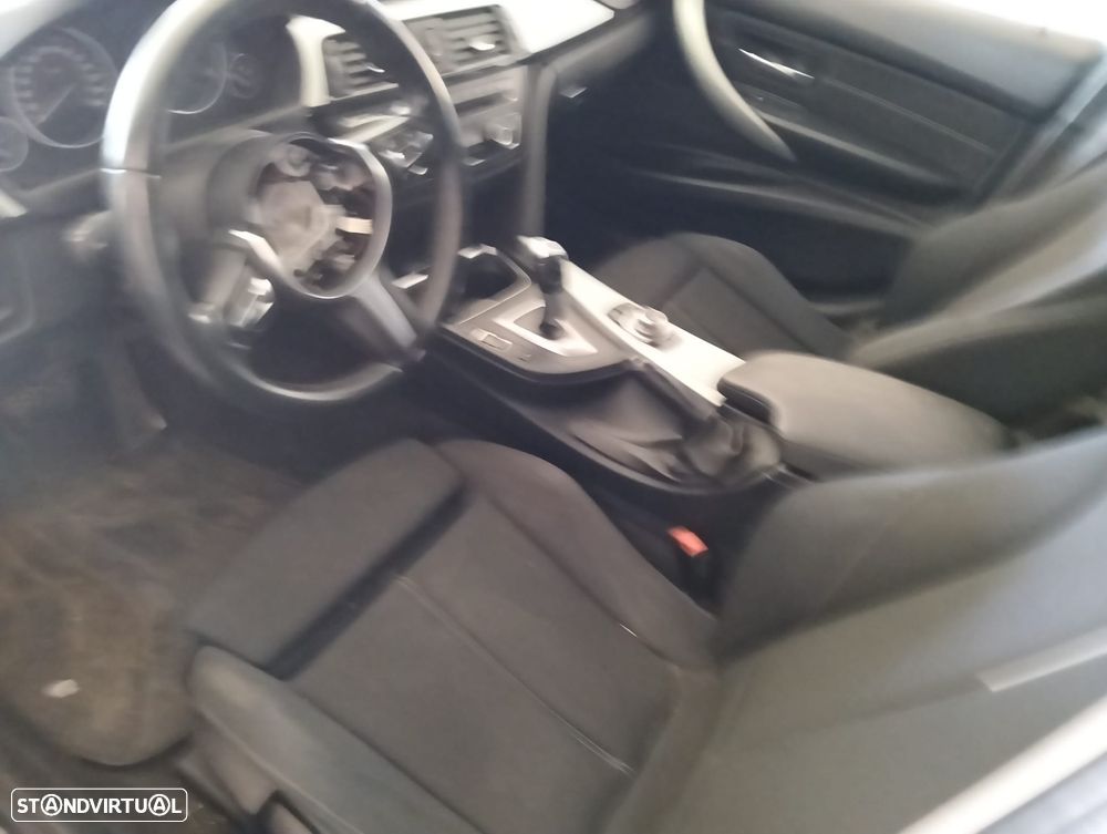 BMW 3 Touring (F31) 320 d - 4