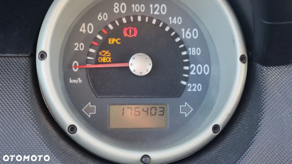 Volkswagen Polo 1.4 16V Basis - 12