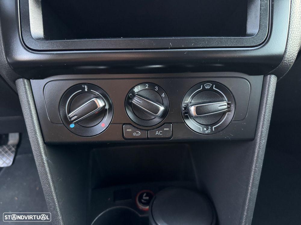 VW Polo 1.6 TDI Confortline BlueMotion - 19