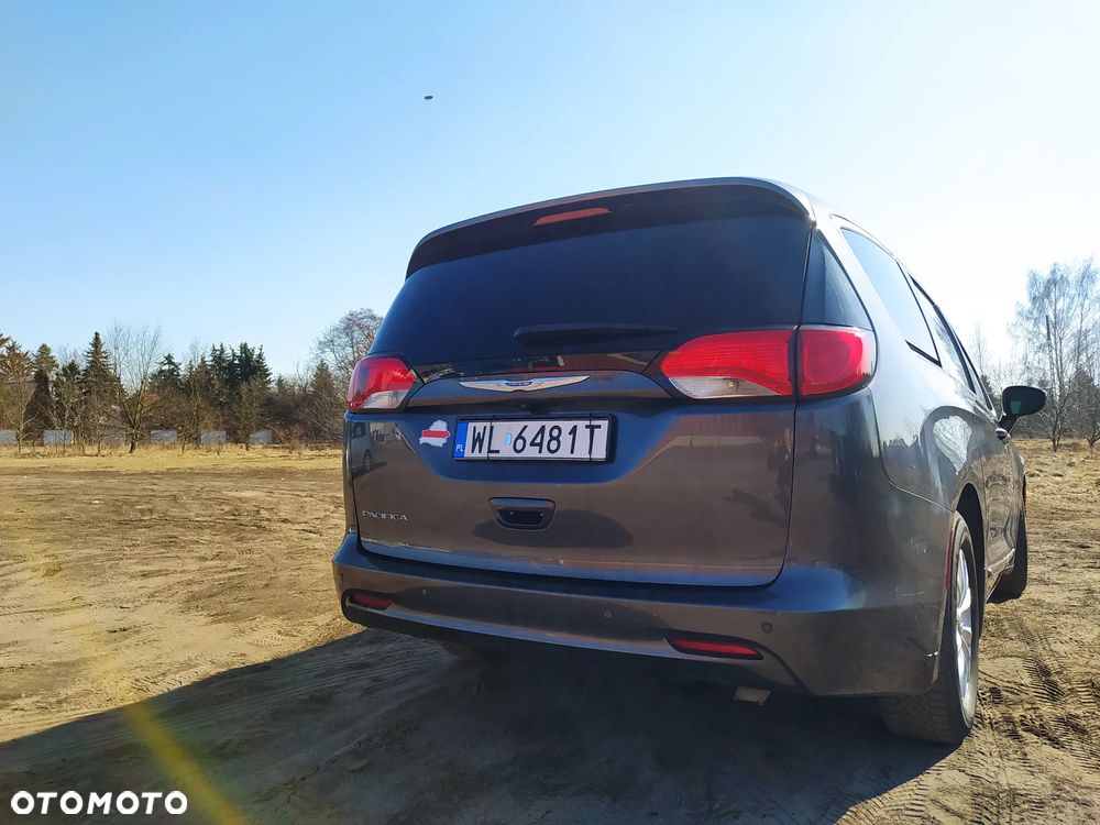 Chrysler Pacifica - 10
