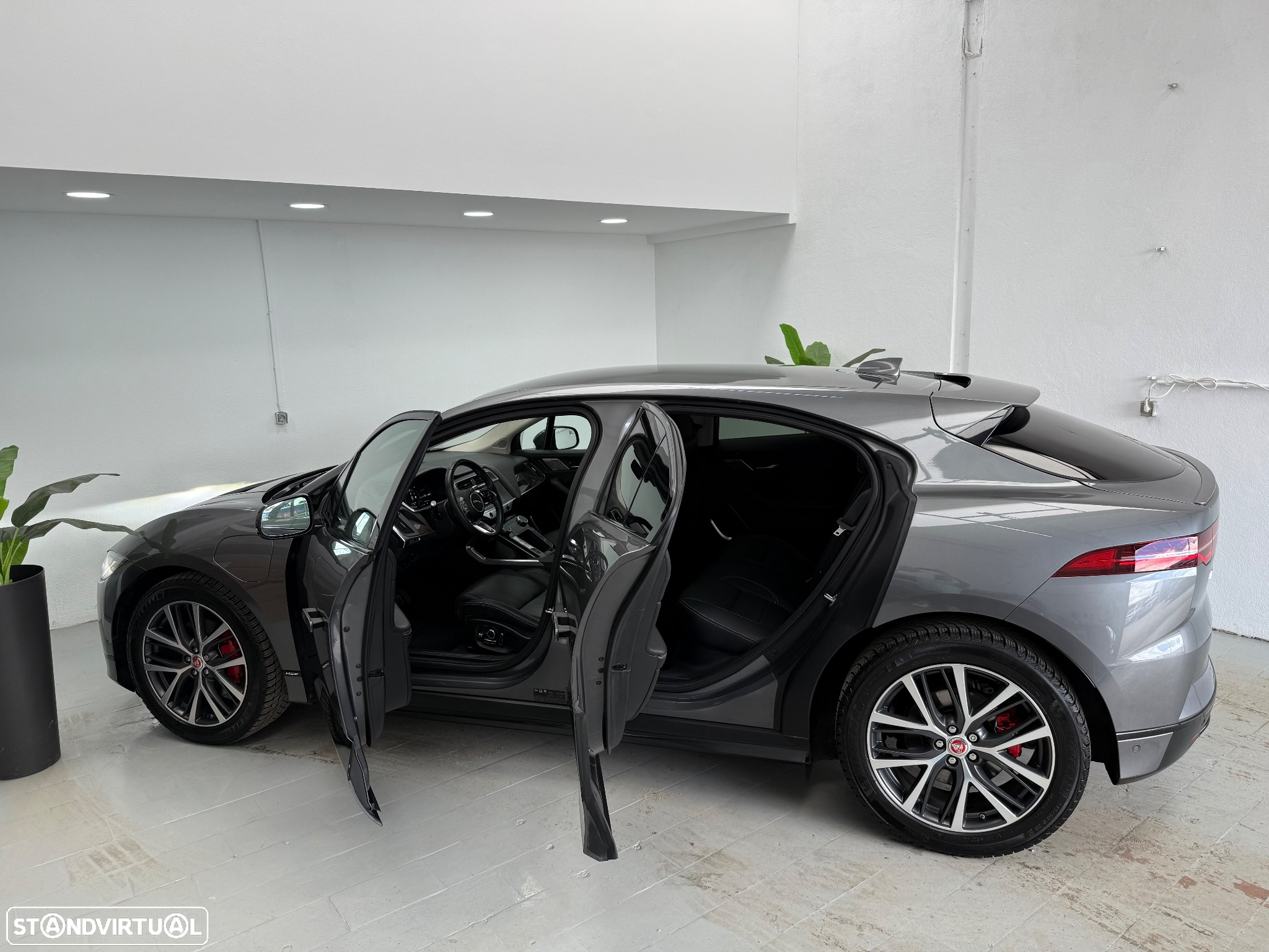 Jaguar I-Pace EV400 AWD First Edition - 4