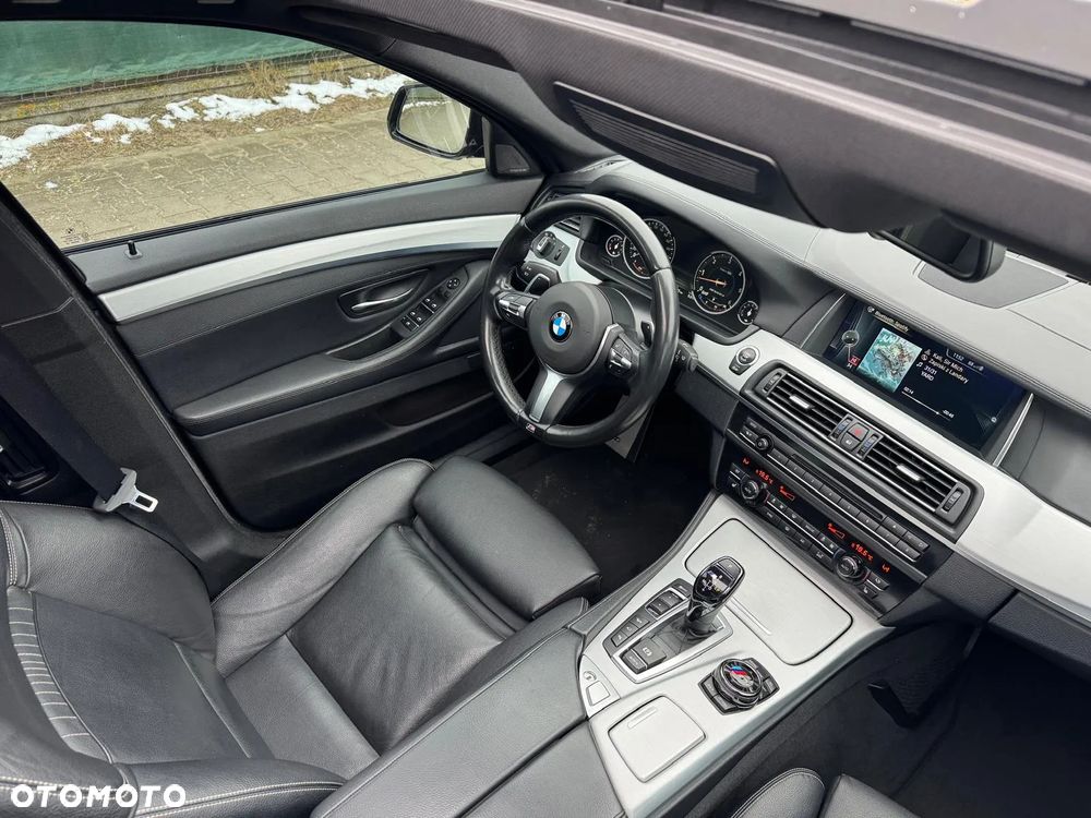 BMW Seria 5 M550d xDrive - 25