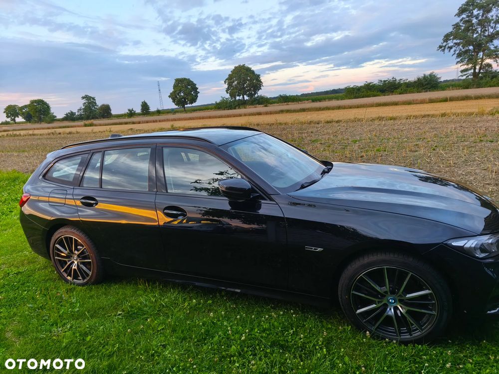 BMW Seria 3 330e Luxury Line - 23
