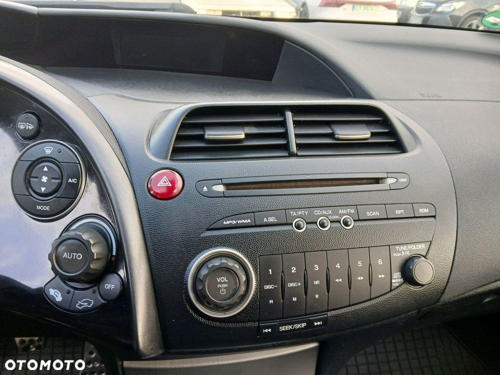 Honda Civic 1.8 Executive - 17