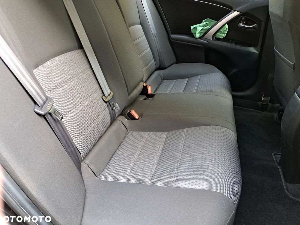 Toyota Avensis 2013 photo 5