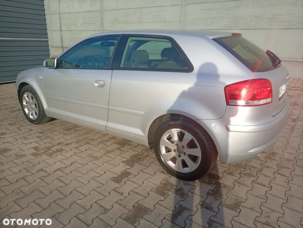 Audi A3 3-drzwiowe 1.6 Ambition - 4