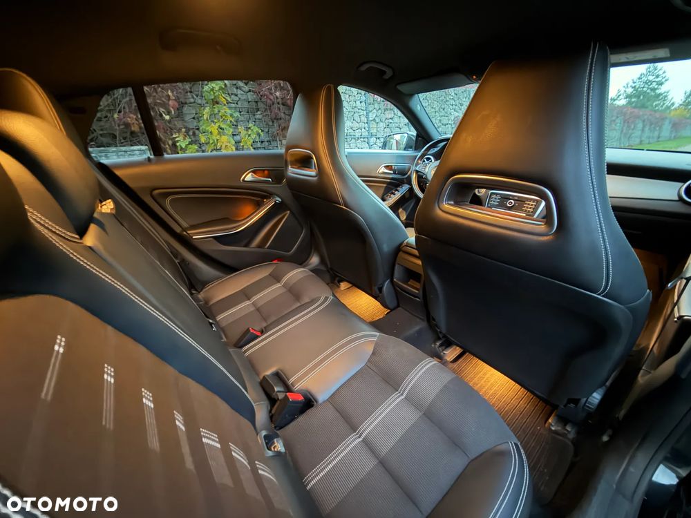 Mercedes-Benz CLA 200 d 7G-DCT UrbanStyle Edition - 31
