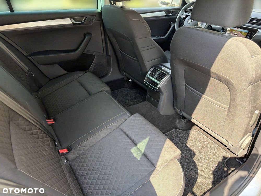 Skoda Superb 2.0 TDI SCR Ambition DSG - 33