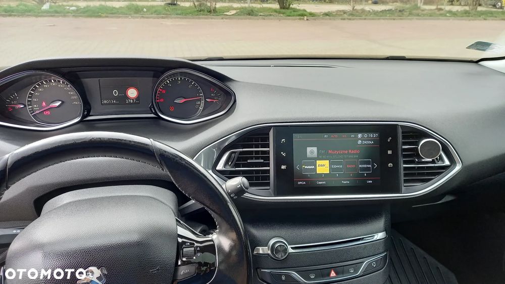 Peugeot 308 1.6 BlueHDi Allure S&S - 23