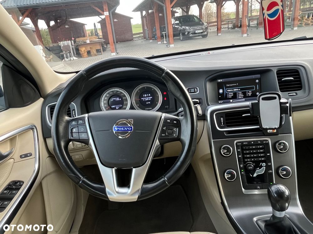 Volvo V60 D3 Momentum - 5