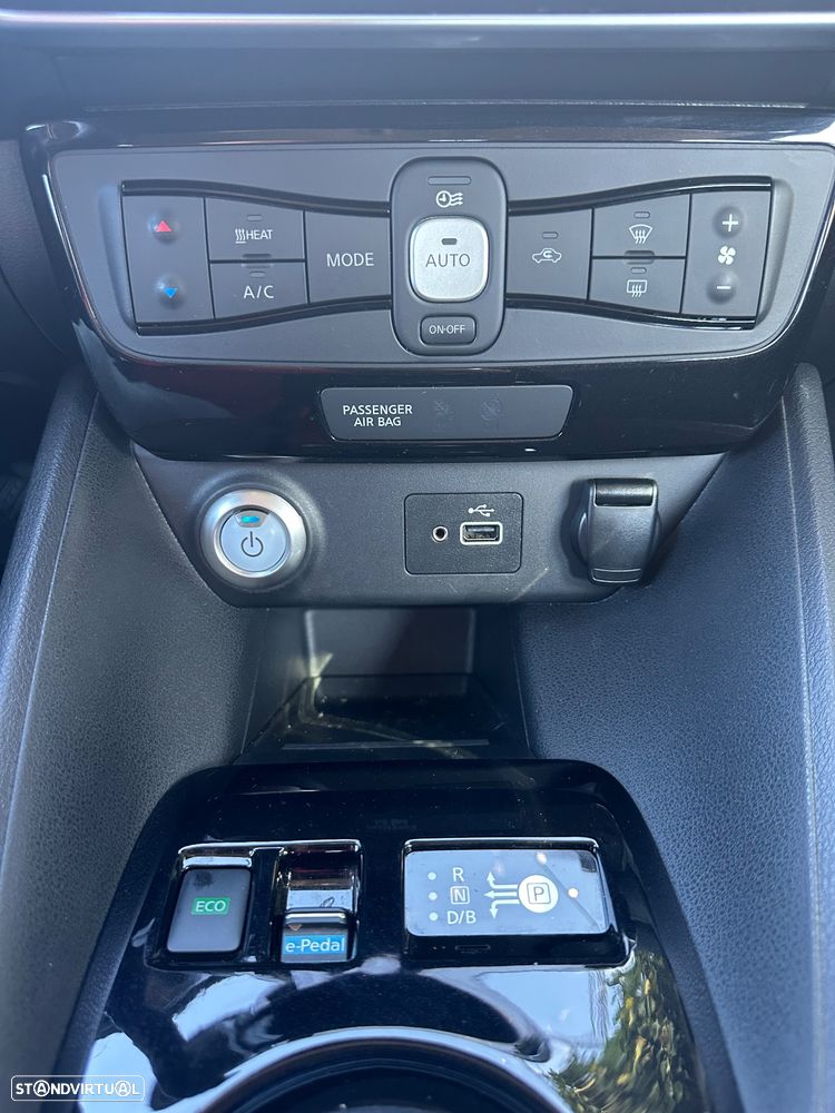 Nissan Leaf N-Connecta - 32