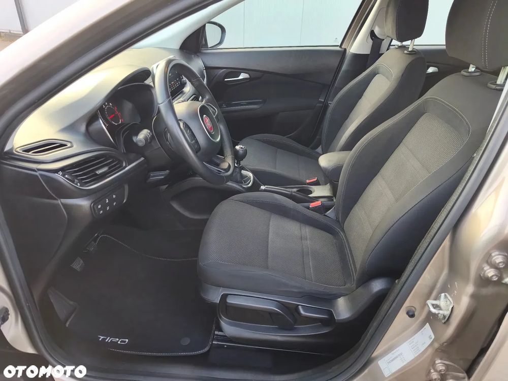 Fiat Tipo 1.4 T-Jet Lounge - 31