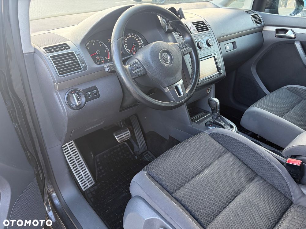 Volkswagen Touran - 19