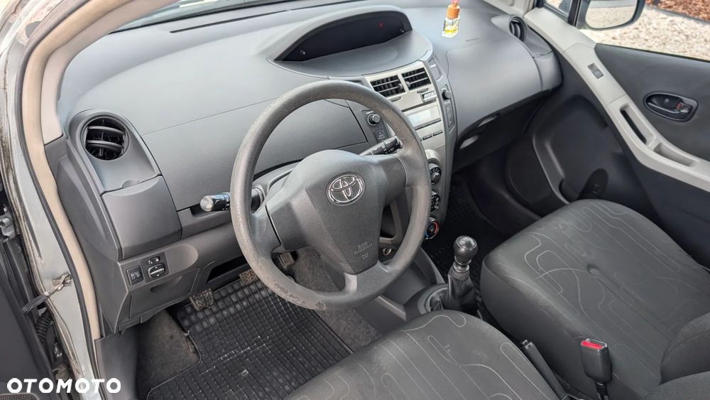 Toyota Yaris - 14