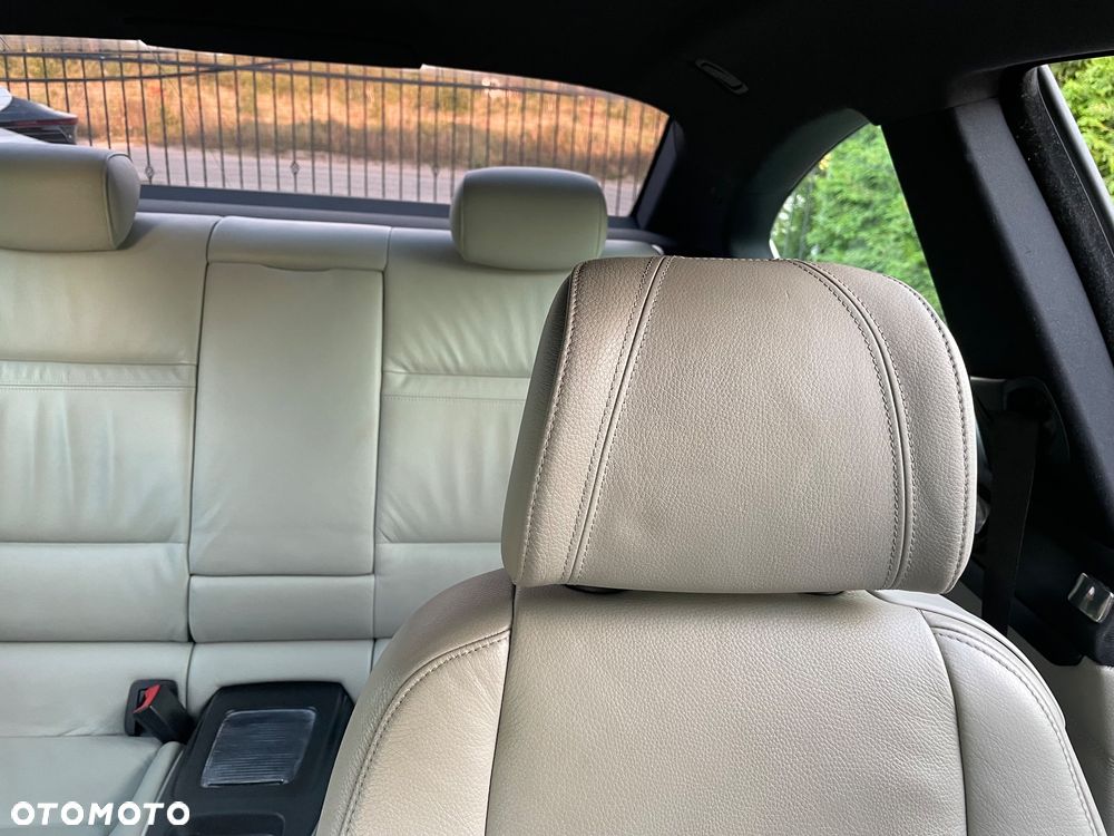 BMW Seria 3 325i xDrive - 15