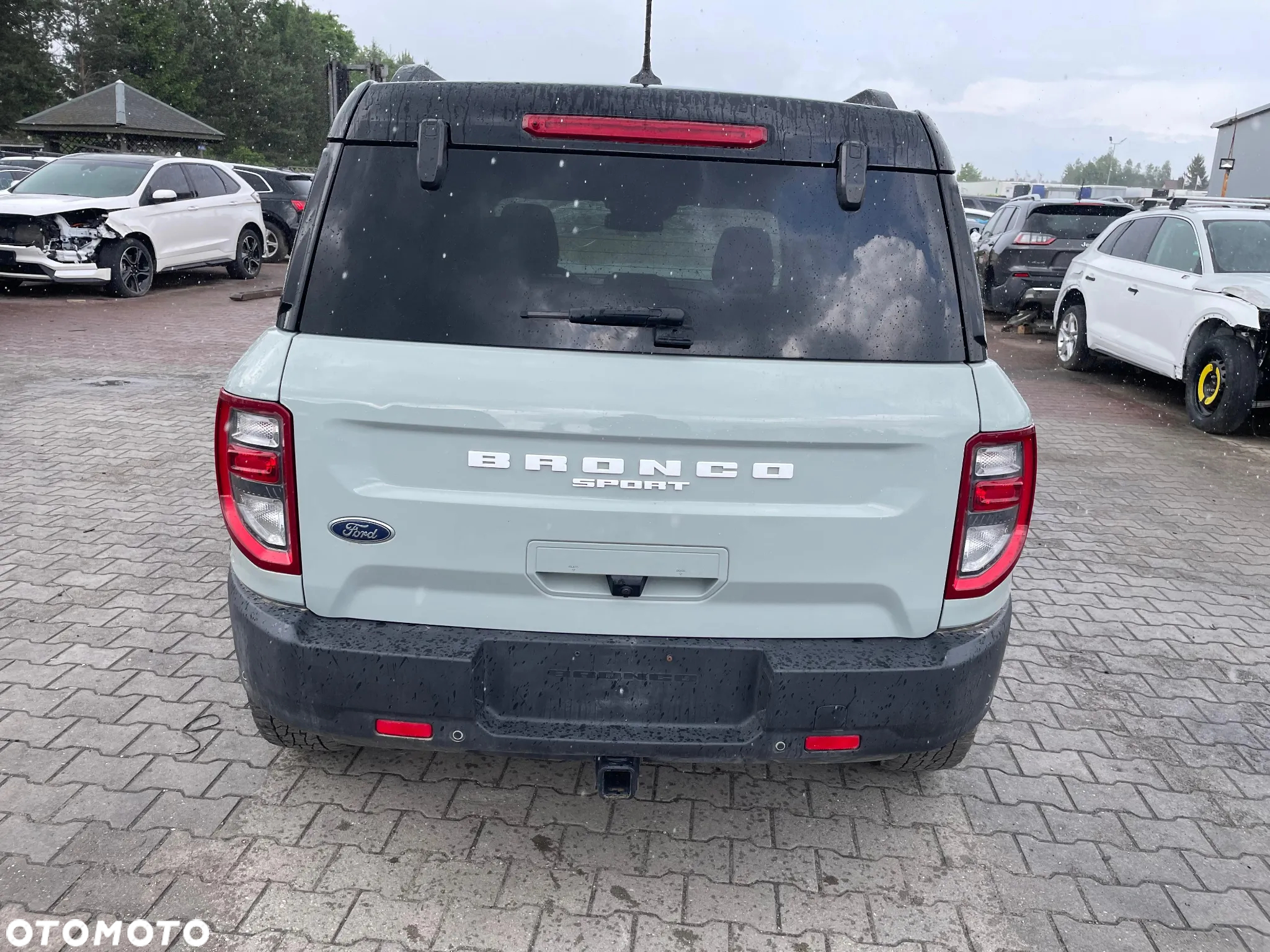 Ford Bronco - 6