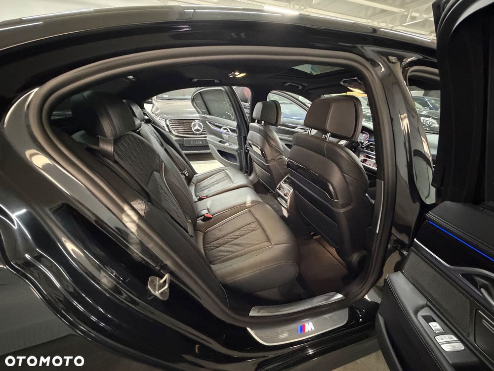 BMW Seria 7 745e sport - 20