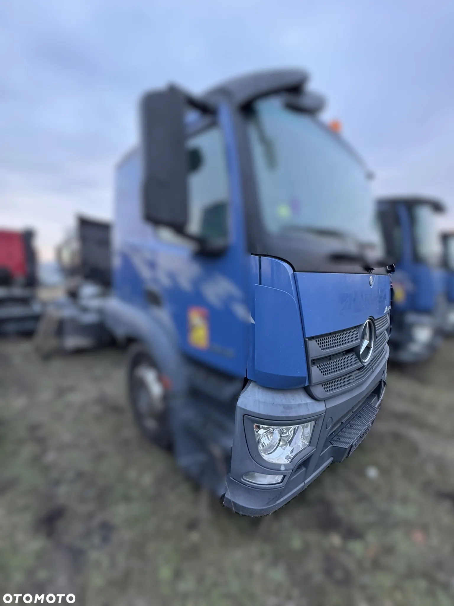 Zderzak przód komplet Actros MP4 - 3