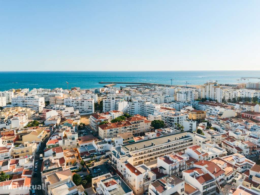 Apartamento T3 no centro de Quarteira, a 700 metros da praia, com 1... - Grande imagem: 3/37