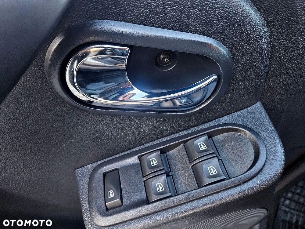 Dacia Duster 1.6 SCe Urban Explorer S&S - 20