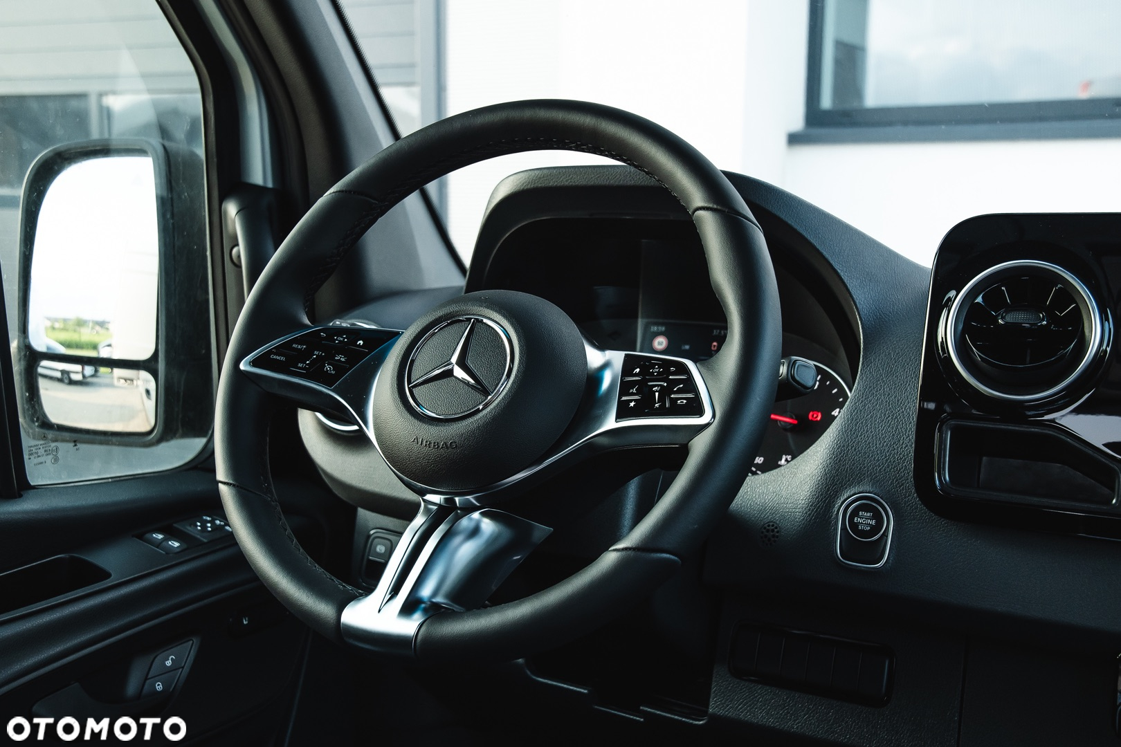 Mercedes-Benz Sprinter - 21