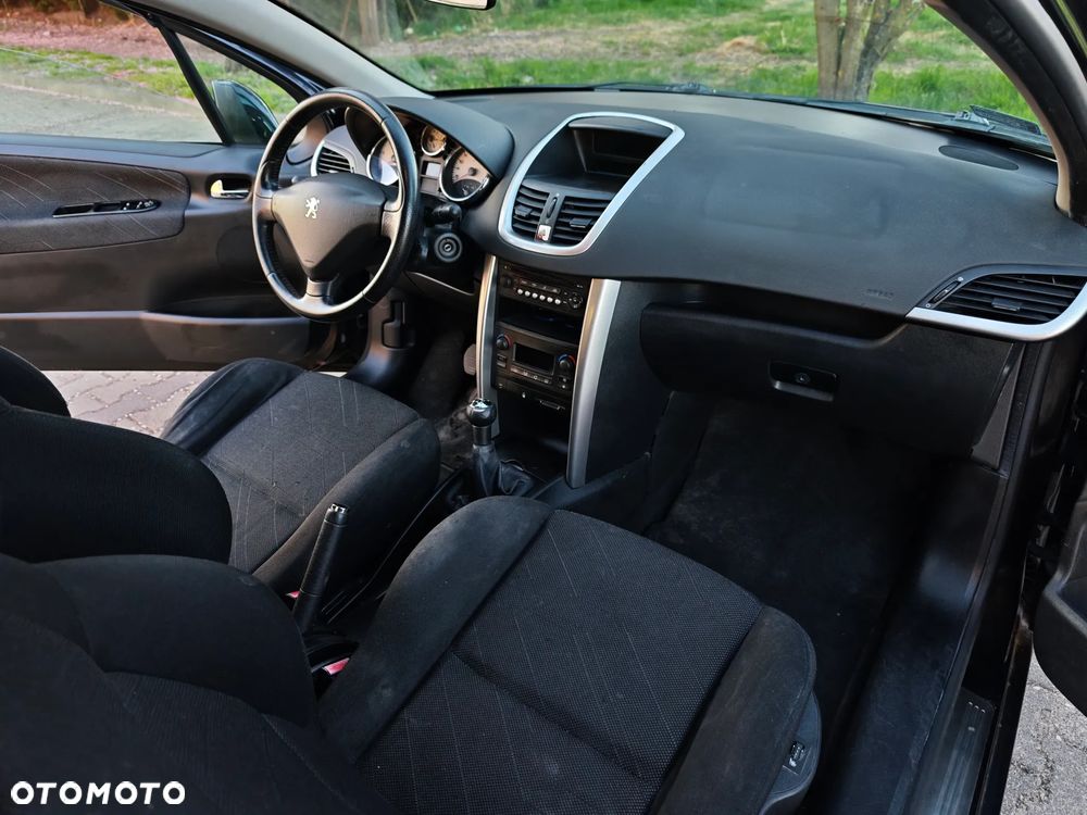 Peugeot 207 - 17