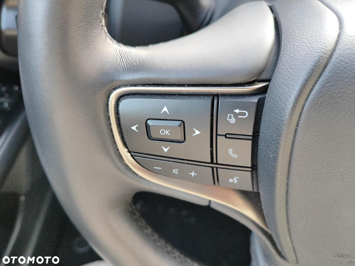 Lexus UX - 17