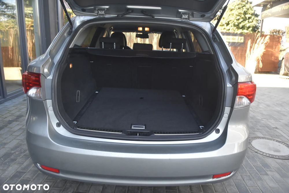 Toyota Avensis 2.2 D-4D Premium - 15