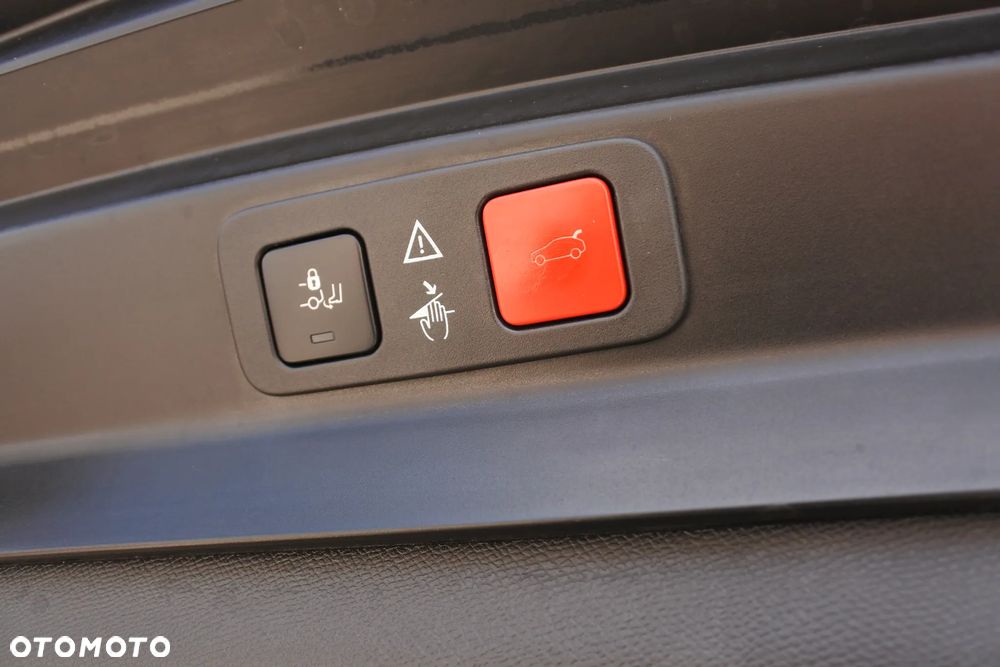 Peugeot 5008 PureTech 130 EAT8 Stop & Start Allure Pack - 19