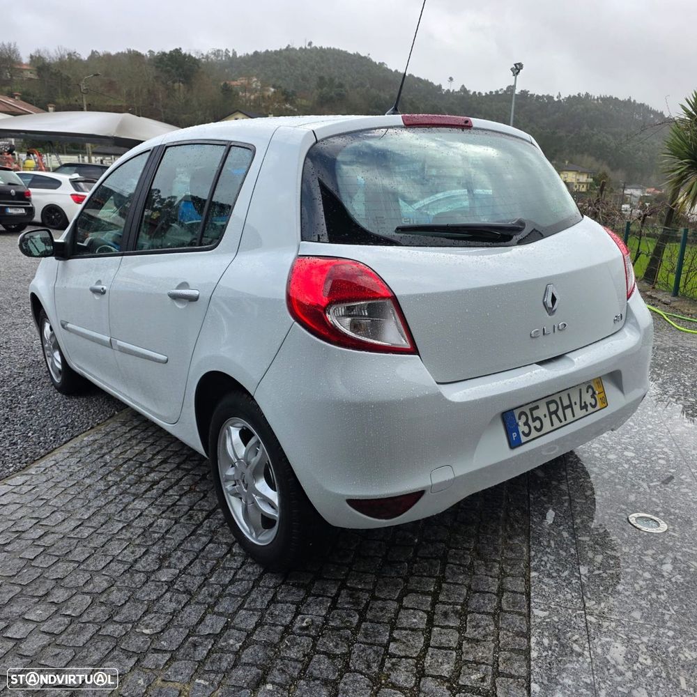 Renault Clio 1.5 dCi Dynamique S - 3