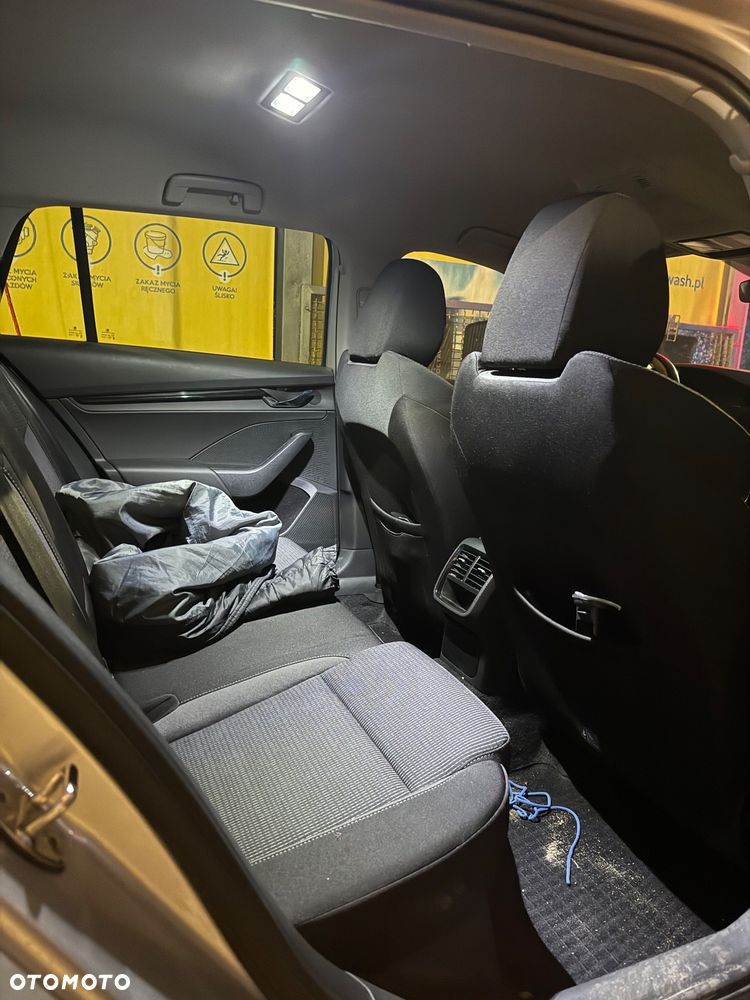 Skoda Octavia 2.0 TDI SCR Ambition DSG - 18