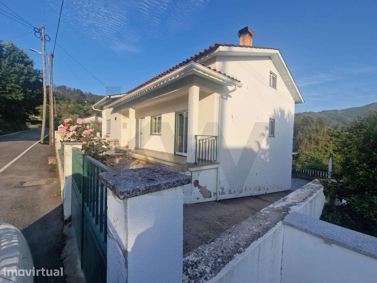 Moradia T4 com Terreno de 1.785m2 e Vistas Deslumbrantes em Folques - Grande imagem: 2/31