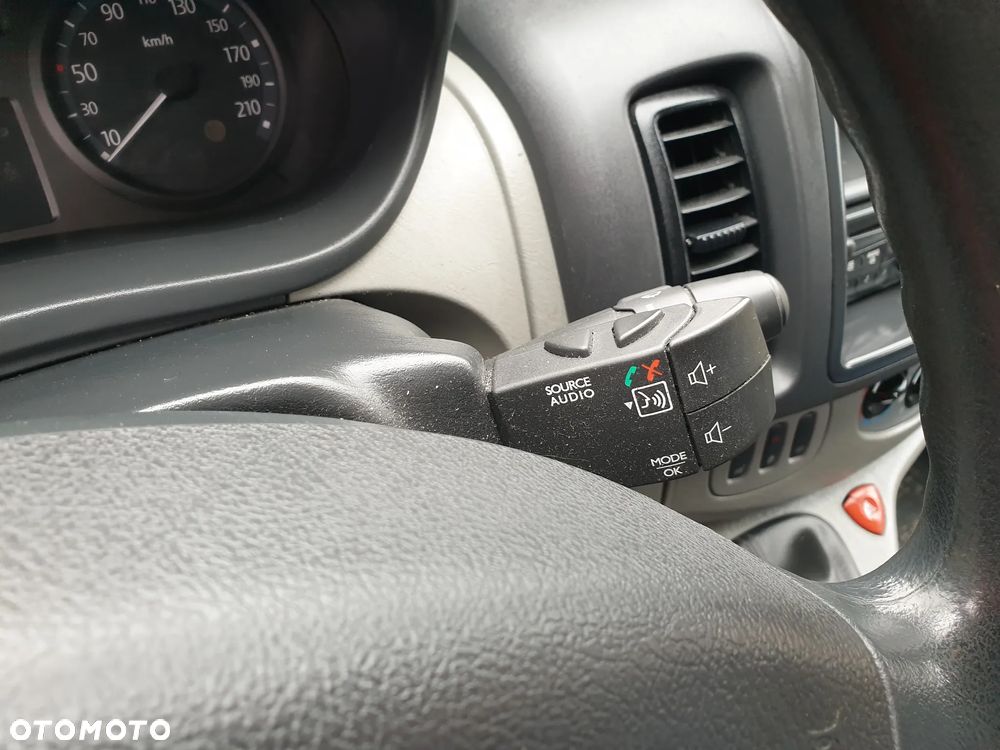 Renault Trafic - 32
