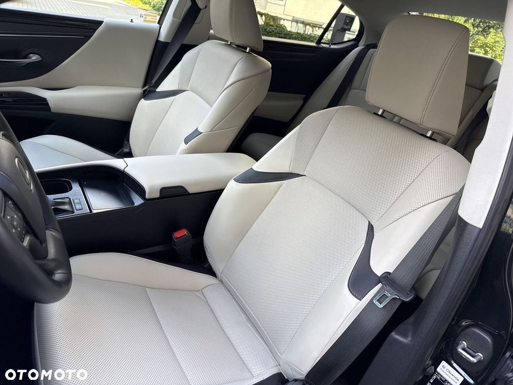 Lexus ES 300h Business Edition - 15