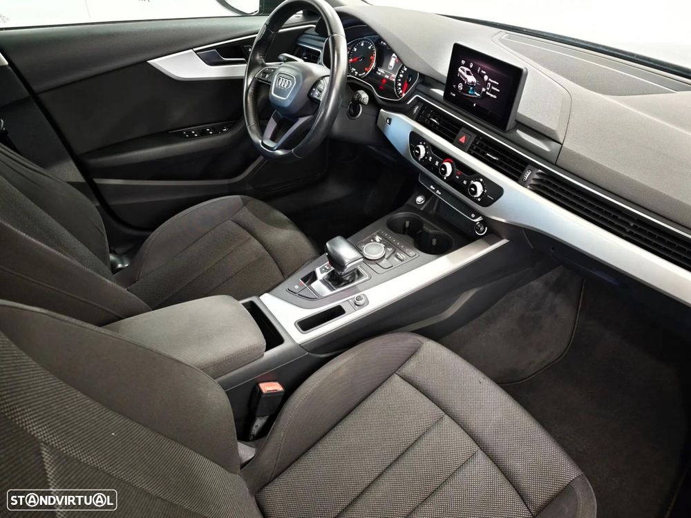 Audi A4 Avant 2.0 TDI Advance S tronic - 26