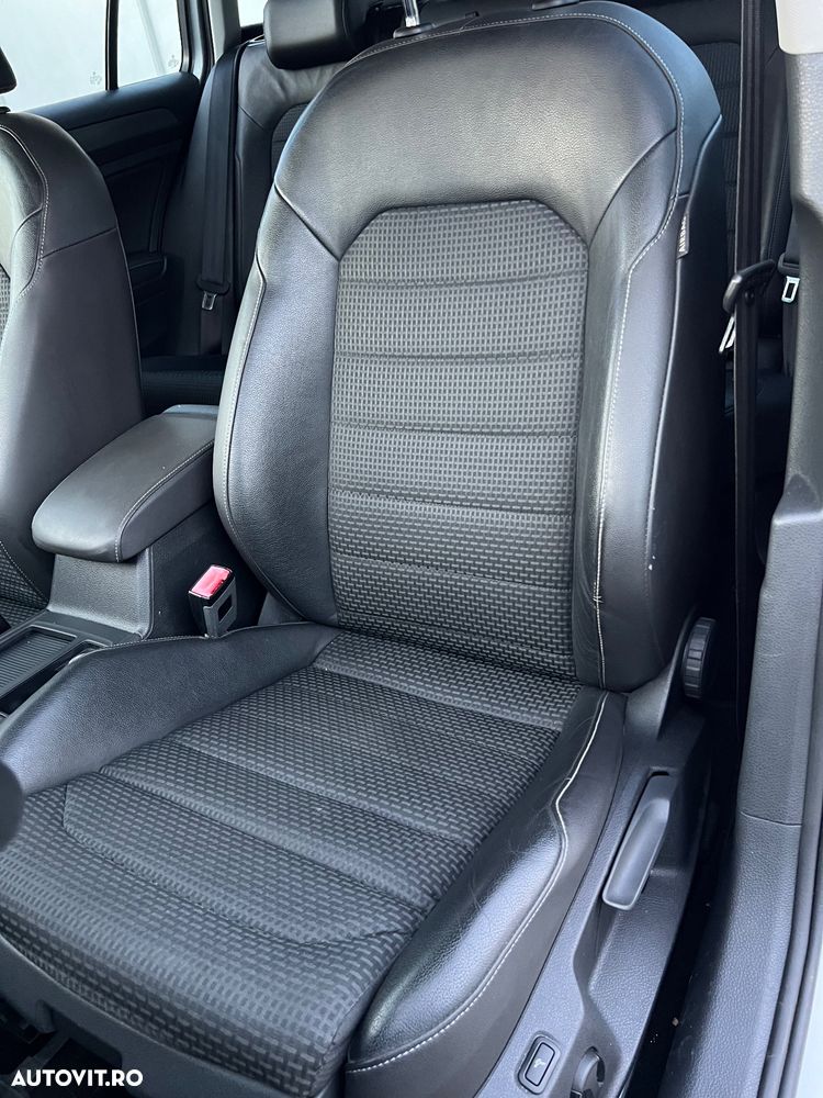 Volkswagen Golf - 8