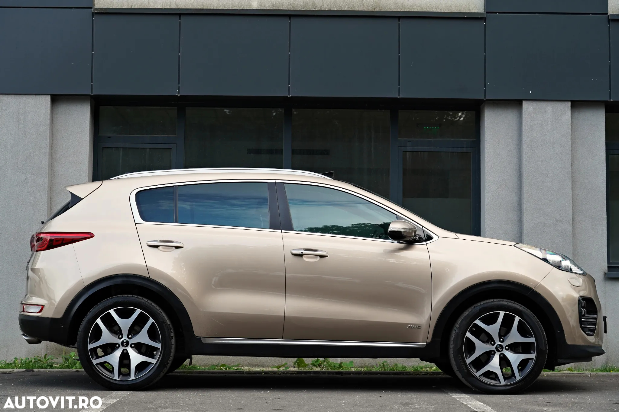 Kia Sportage 2,0 CRDI AWD Aut. GT Line - 3