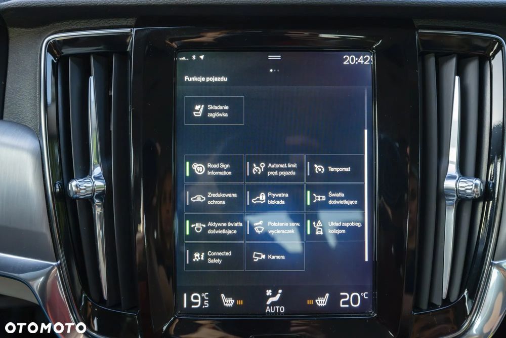 Volvo S90 T4 Momentum Pro - 22