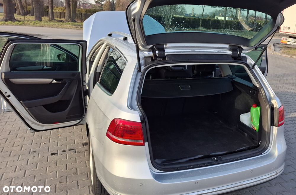 Volkswagen Passat 2.0 TDI Comfortline DSG - 24