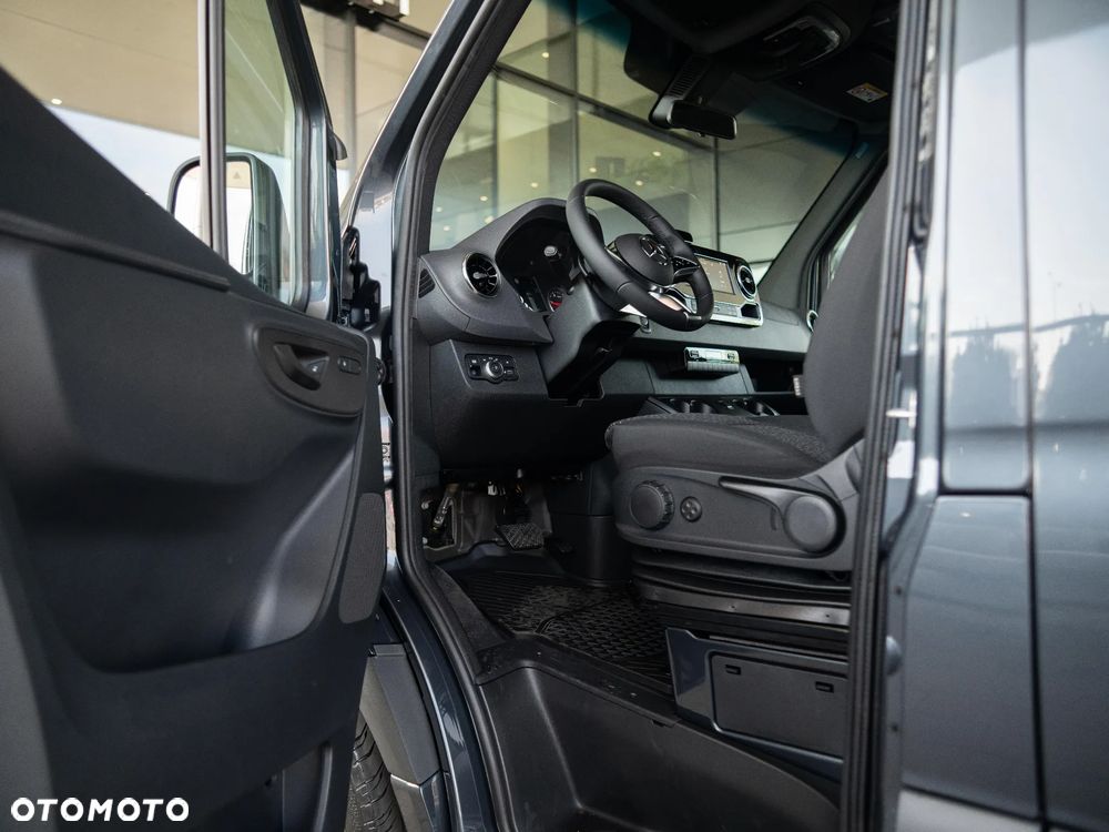 Mercedes-Benz Sprinter 317 Tourer 9-miejsc, Metalik - 11